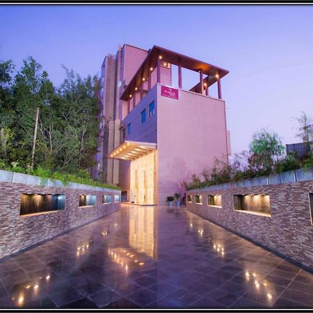 Regenta Central Grand Exotica Pimpri-Chinchwad Exterior photo