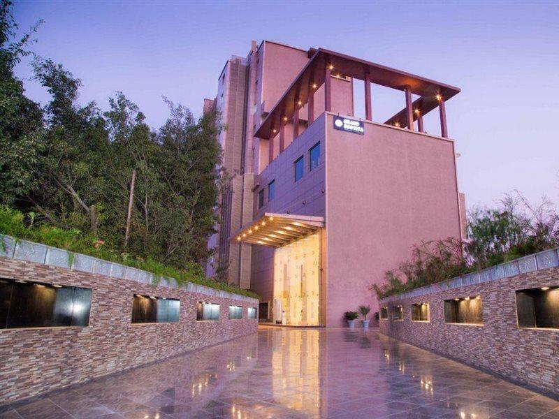 Regenta Central Grand Exotica Pimpri-Chinchwad Exterior photo