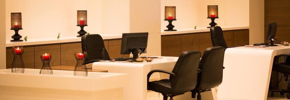 Regenta Central Grand Exotica Pimpri-Chinchwad Exterior photo