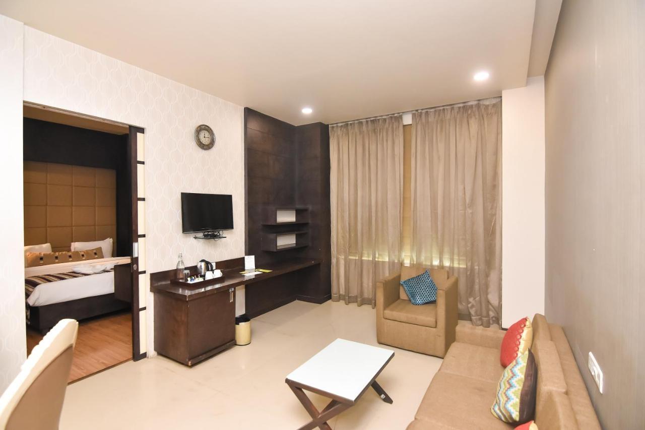 Regenta Central Grand Exotica Pimpri-Chinchwad Exterior photo