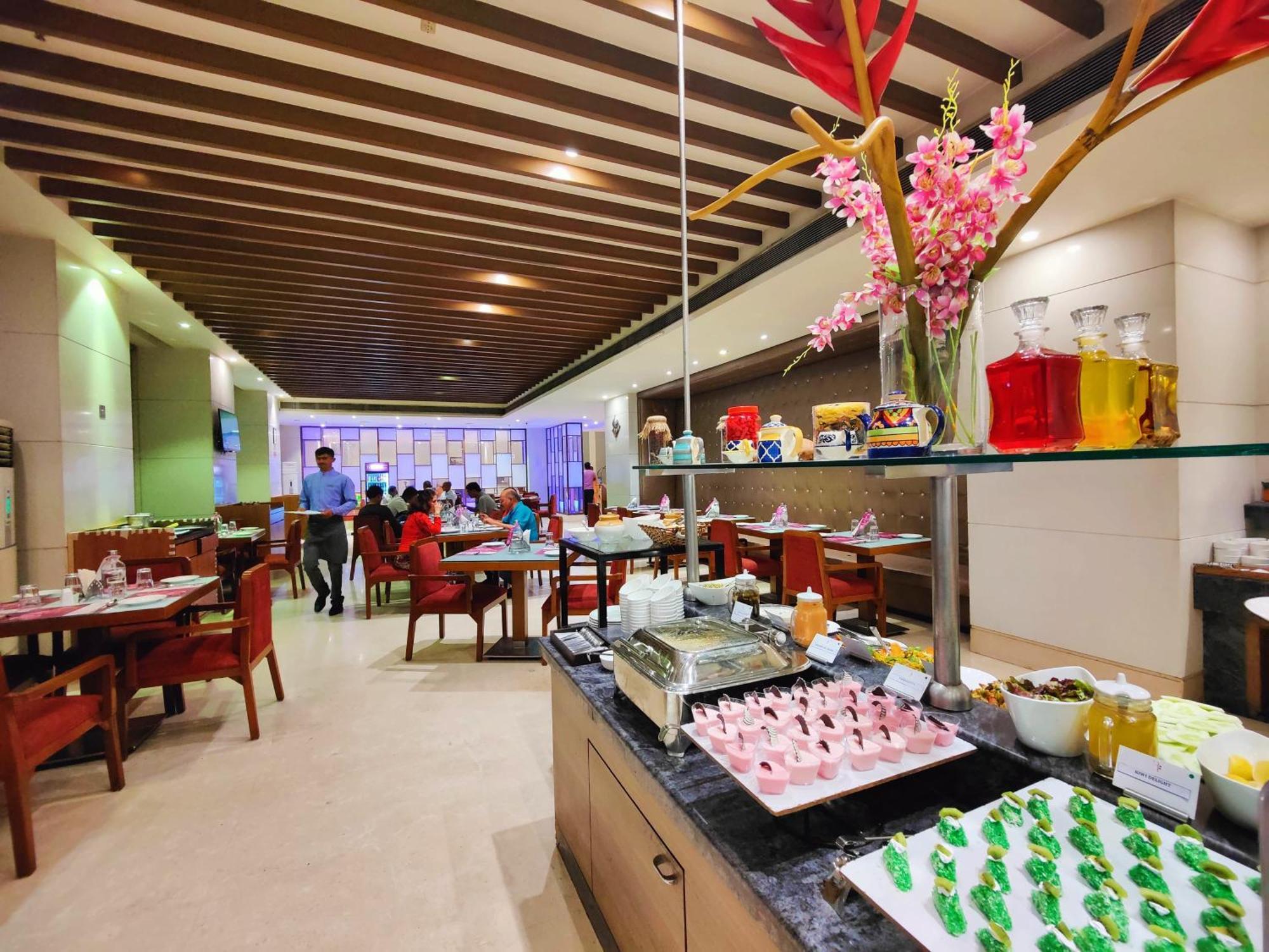 Regenta Central Grand Exotica Pimpri-Chinchwad Exterior photo