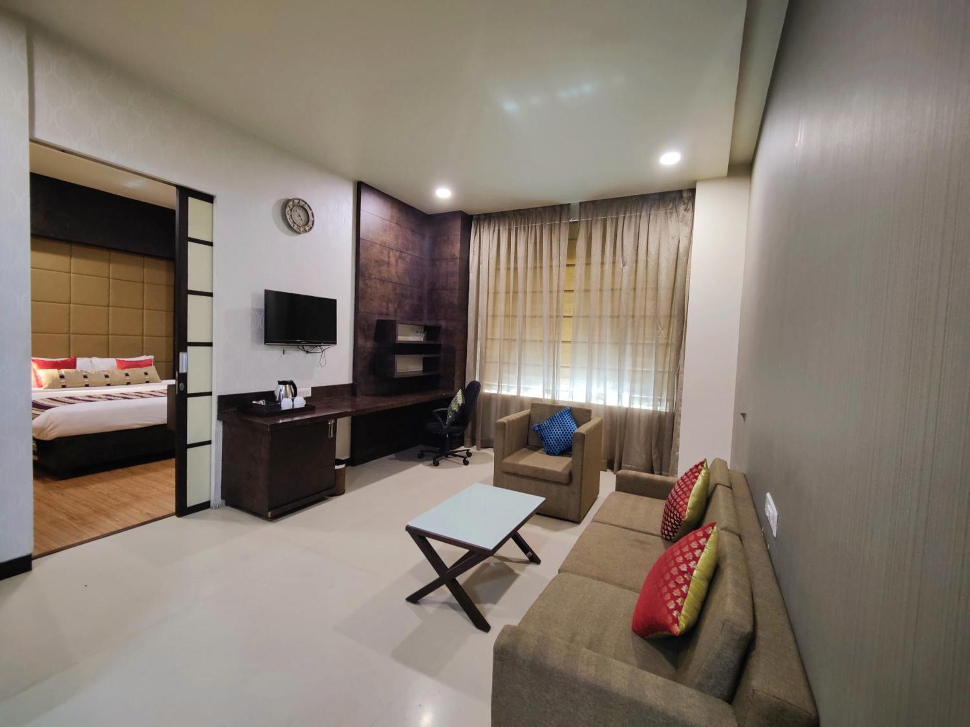 Regenta Central Grand Exotica Pimpri-Chinchwad Exterior photo