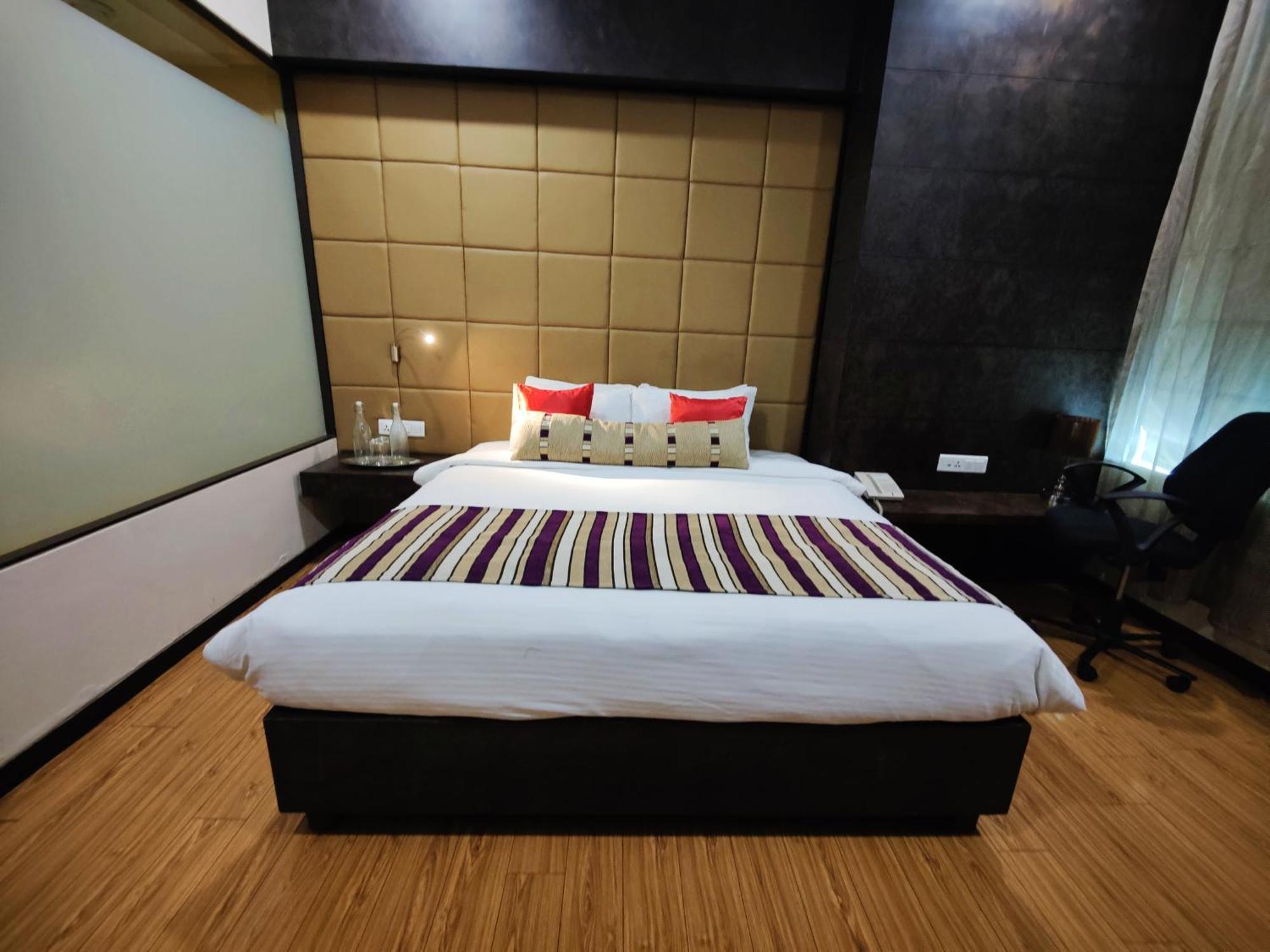 Regenta Central Grand Exotica Pimpri-Chinchwad Exterior photo