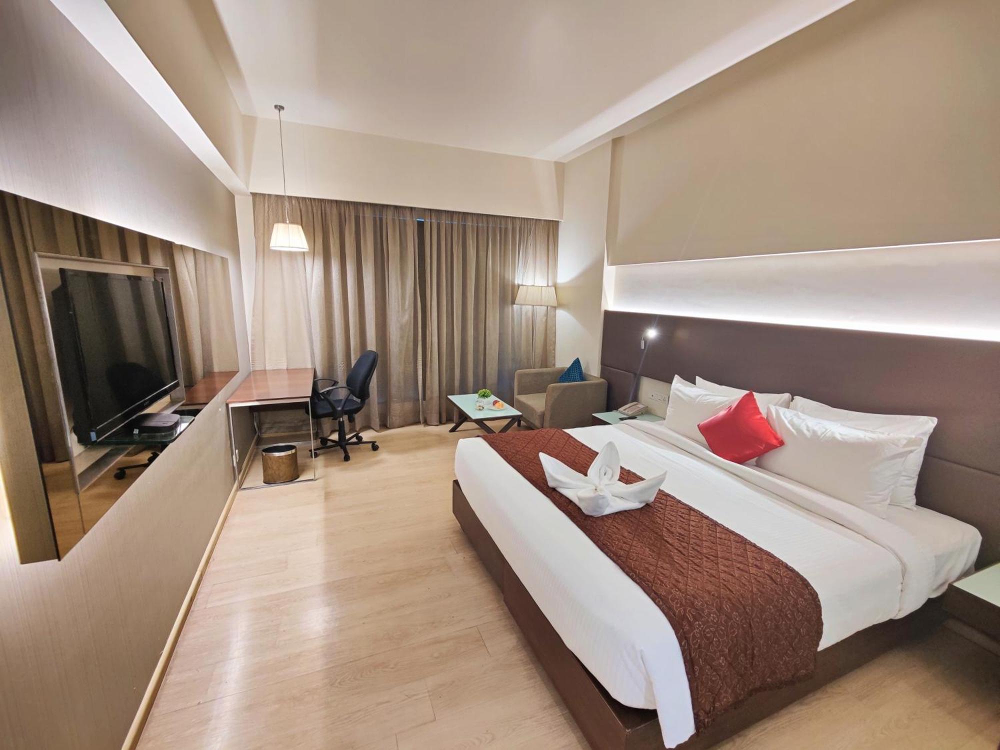 Regenta Central Grand Exotica Pimpri-Chinchwad Exterior photo