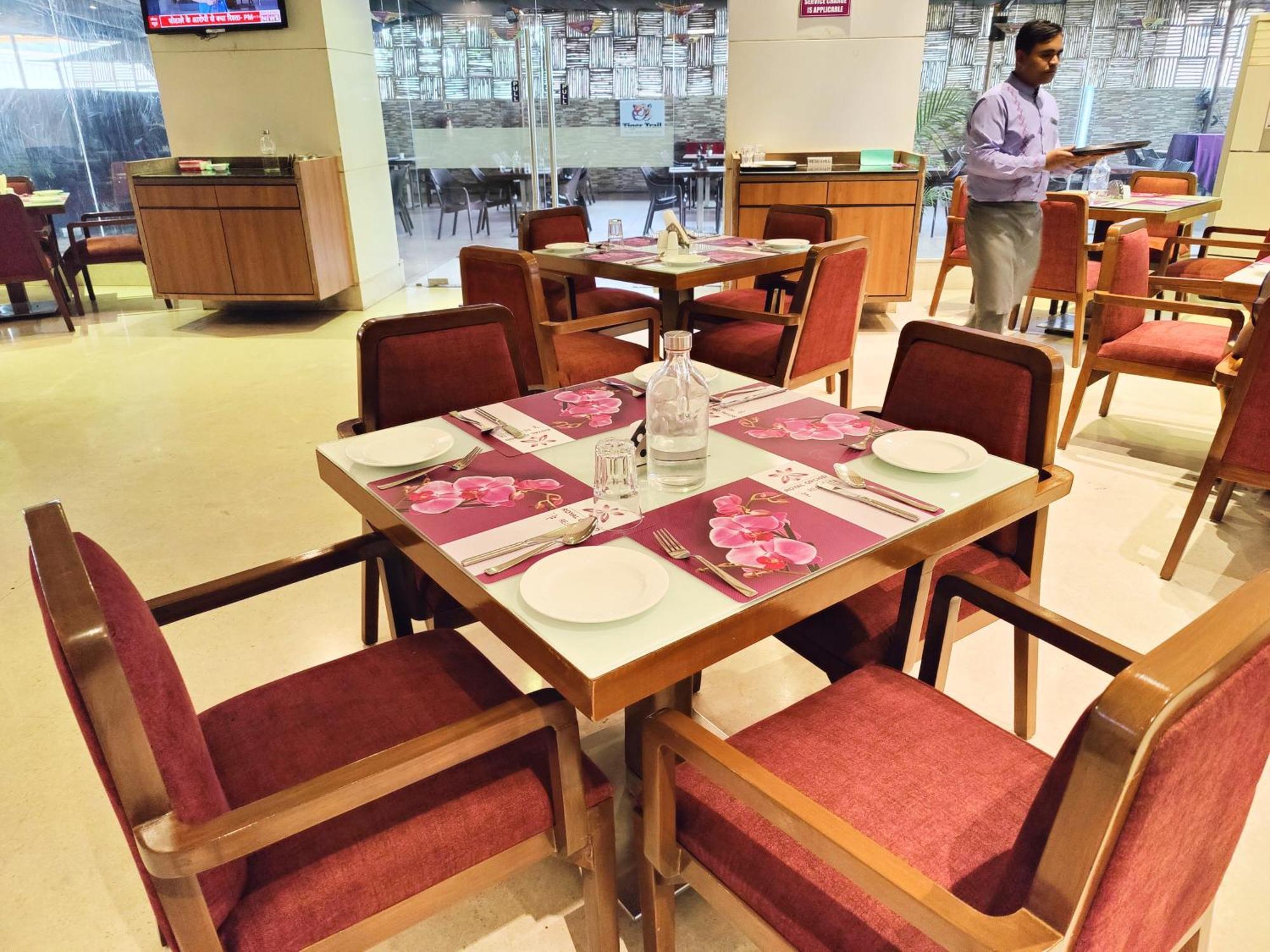 Regenta Central Grand Exotica Pimpri-Chinchwad Exterior photo