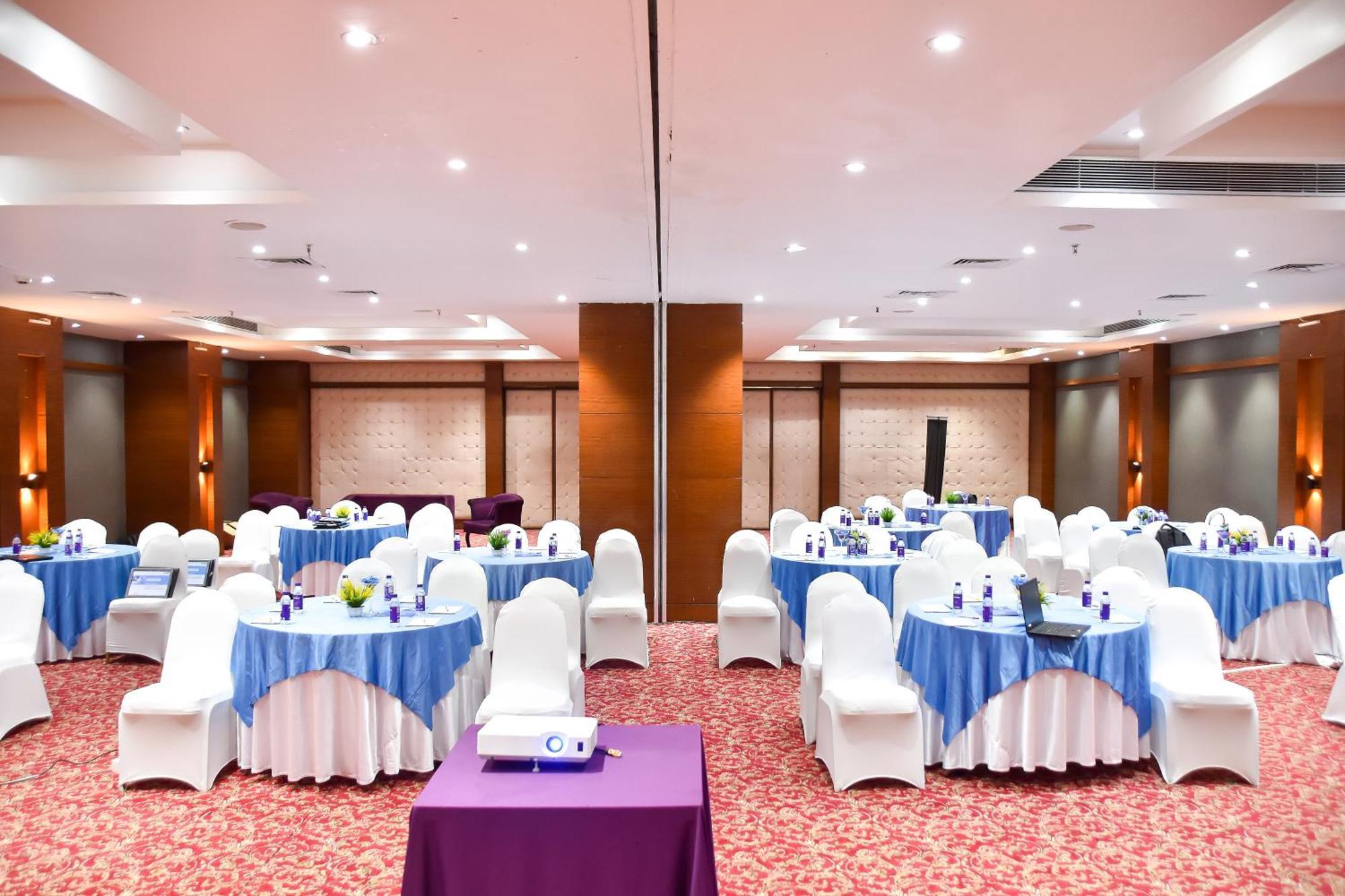 Regenta Central Grand Exotica Pimpri-Chinchwad Exterior photo