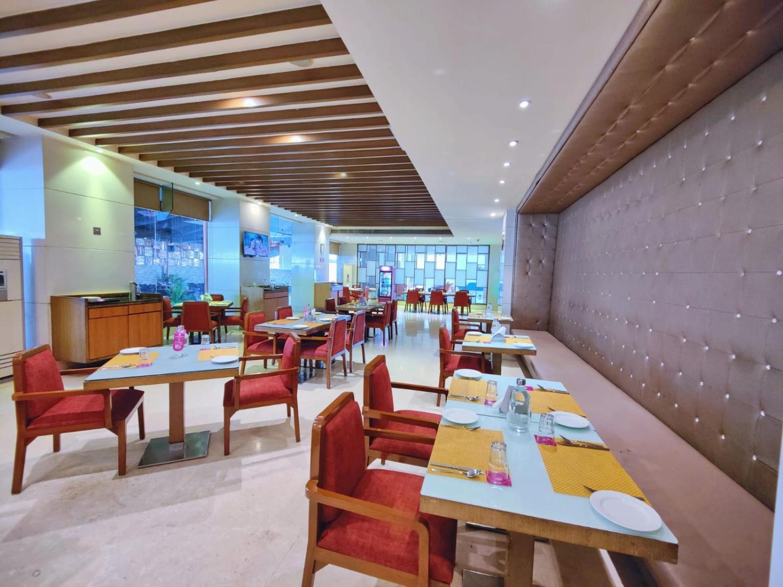 Regenta Central Grand Exotica Pimpri-Chinchwad Exterior photo