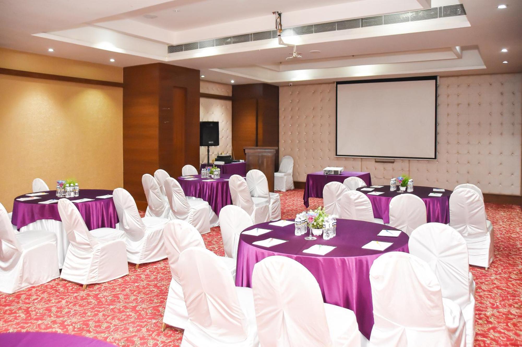 Regenta Central Grand Exotica Pimpri-Chinchwad Exterior photo
