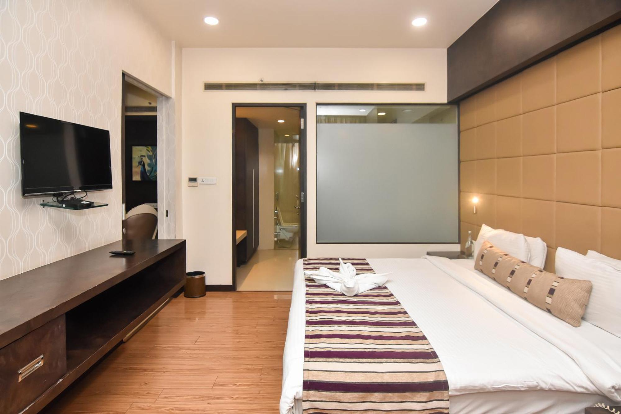 Regenta Central Grand Exotica Pimpri-Chinchwad Exterior photo