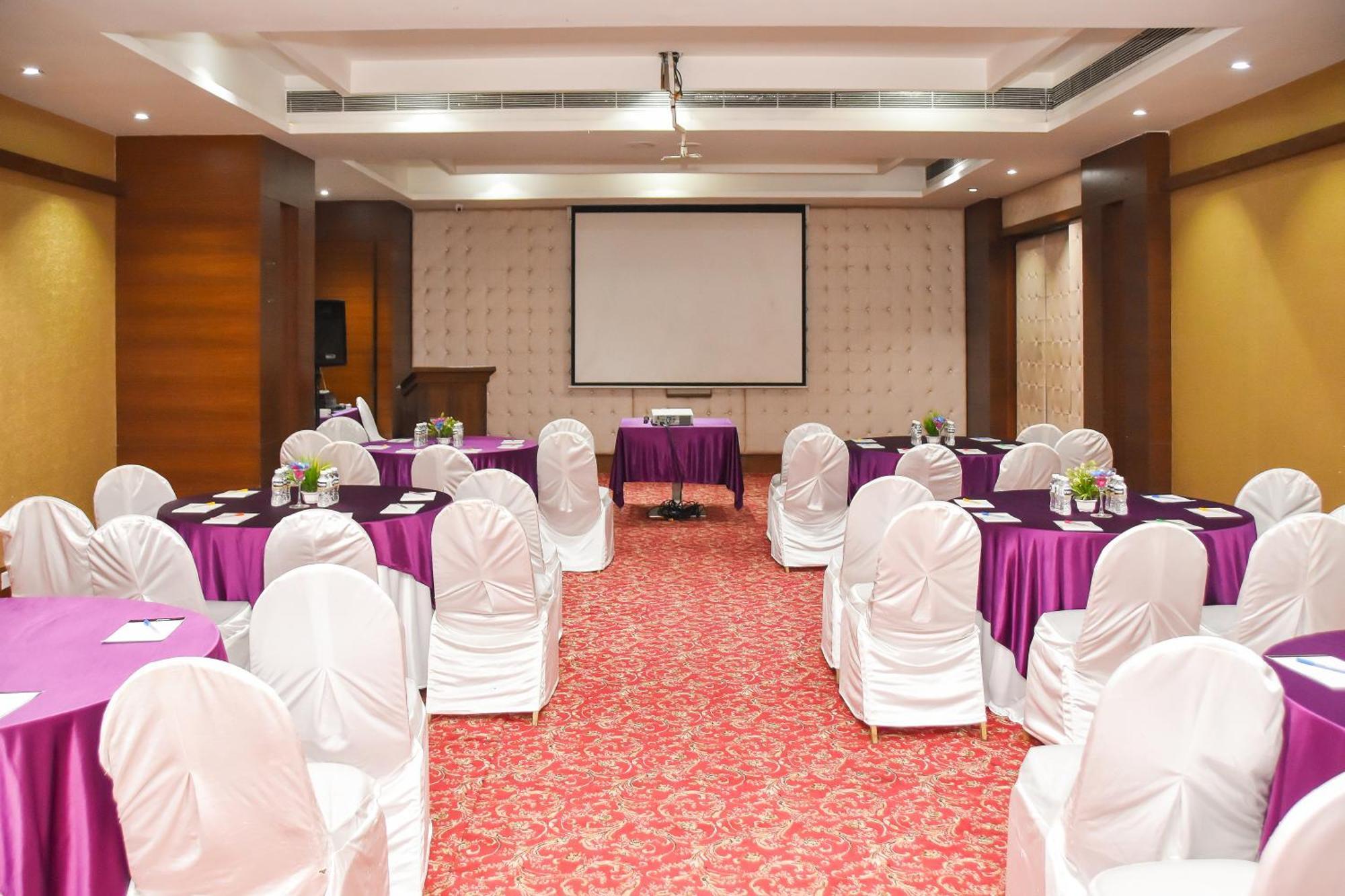 Regenta Central Grand Exotica Pimpri-Chinchwad Exterior photo