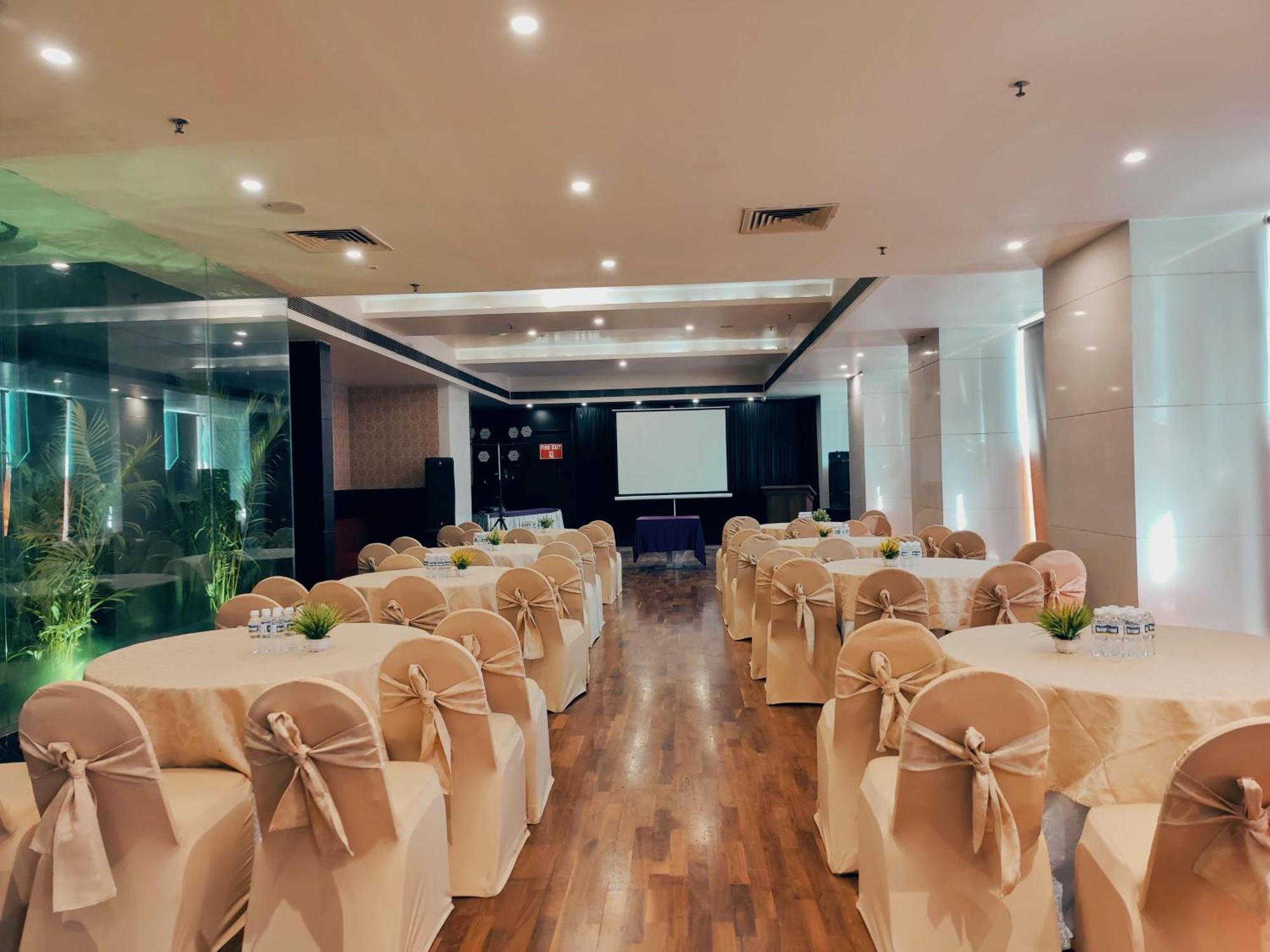 Regenta Central Grand Exotica Pimpri-Chinchwad Exterior photo