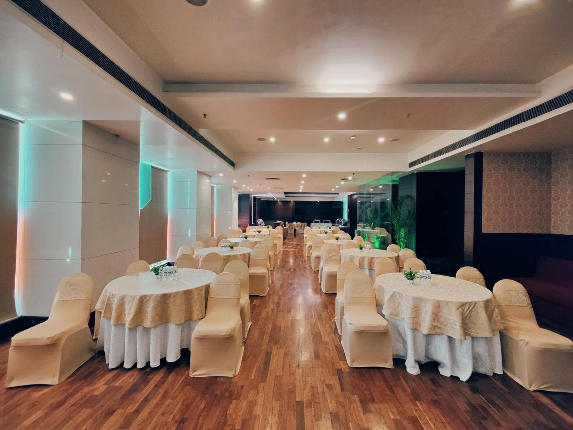 Regenta Central Grand Exotica Pimpri-Chinchwad Exterior photo